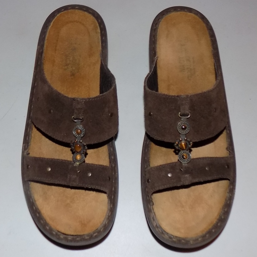 Naot Brown suede EU 41 US 10
